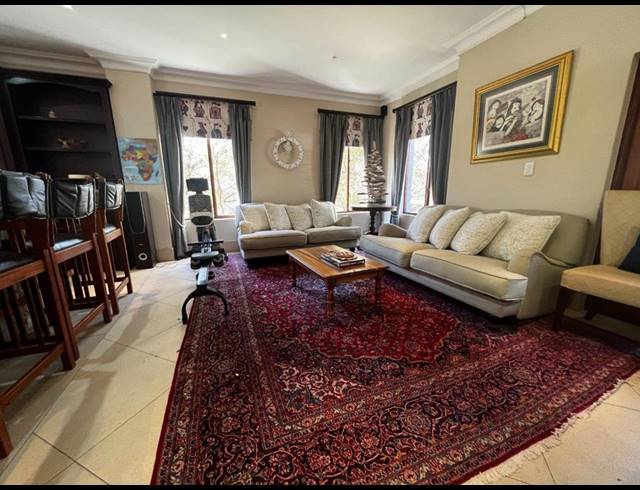 6 BEDROOM HOUSE FOR SALE IN LEEUWFONTEIN ESTATE